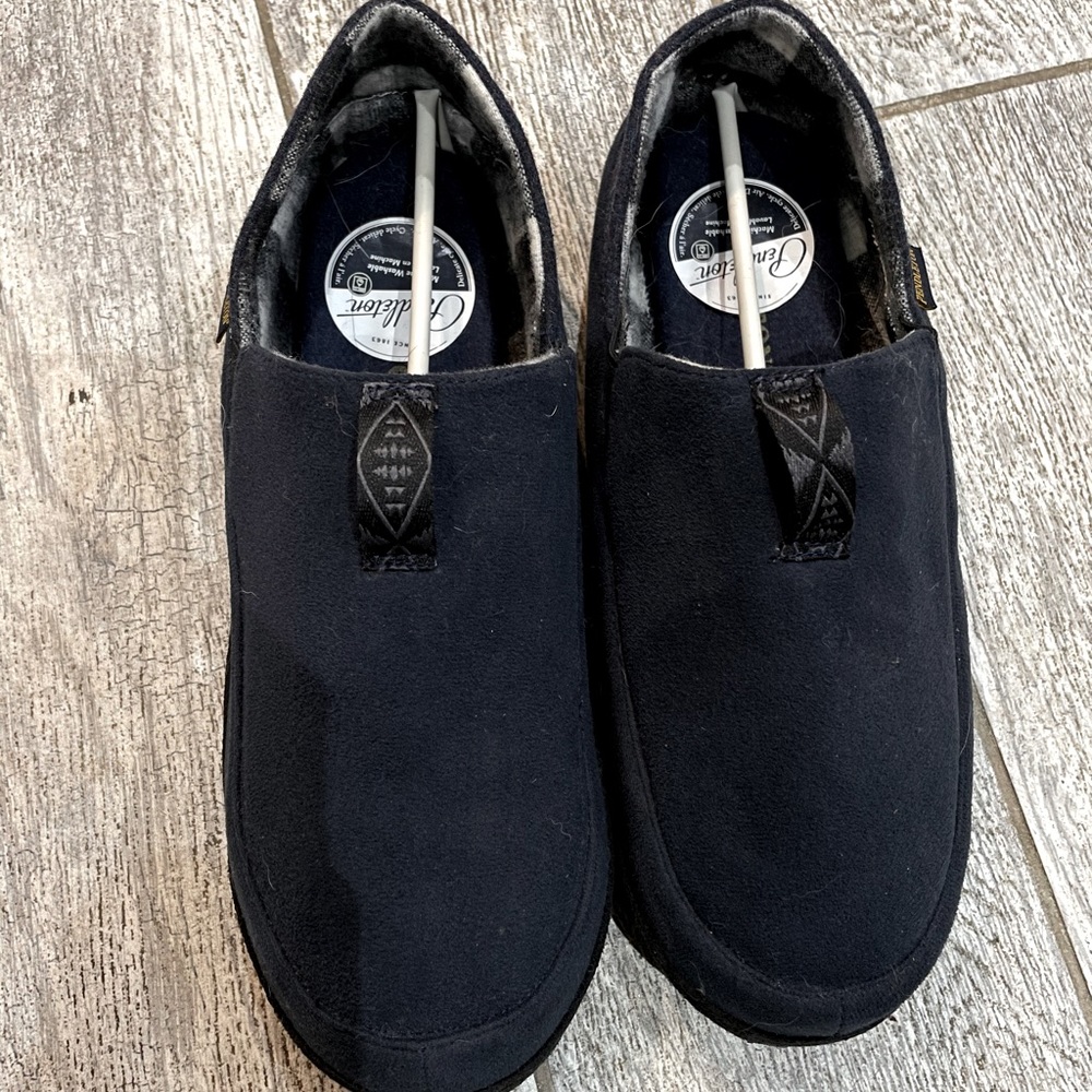 NEW Men’s Pendleton Slippers